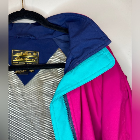 Eddie Bauer pink raincoat/windbreaker, women’s size medium - Picture 3 of 7